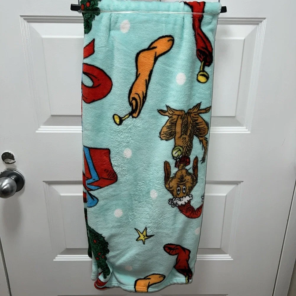 Dr. Seuss The Grinch Blanket Christmas Plush Throw Blanket 50 x 60in Teal New
